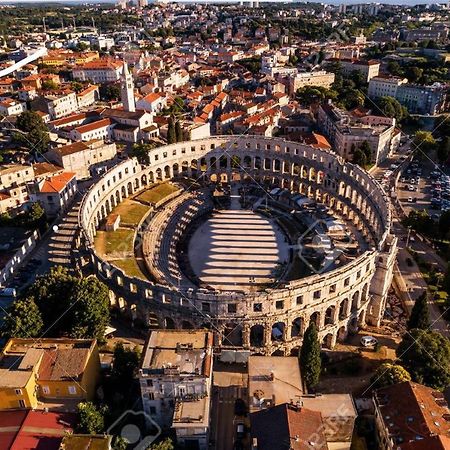 Pula Center Arena Belvedere Apartments And Rooms Luaran gambar