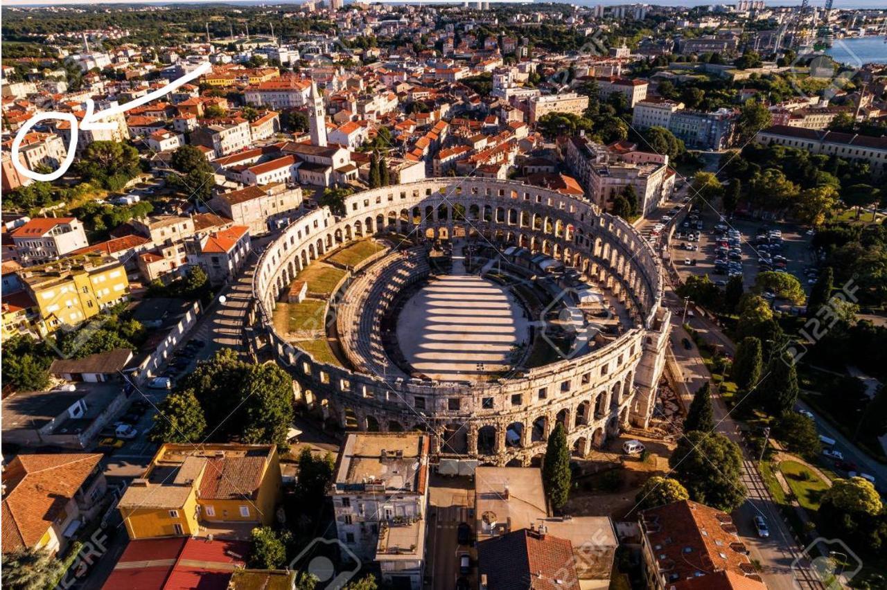 Pula Center Arena Belvedere Apartments And Rooms Luaran gambar